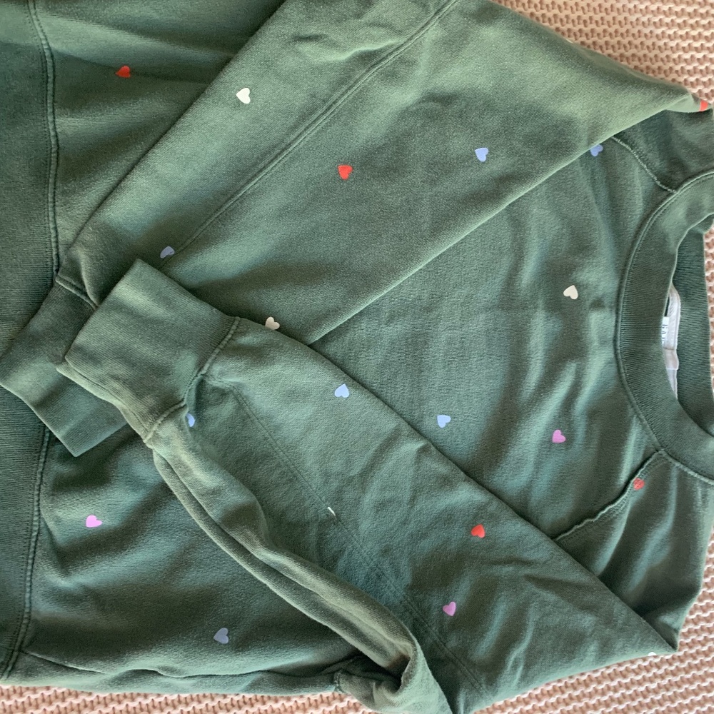 GAP hearts sweatshirt. Women’s size Small.